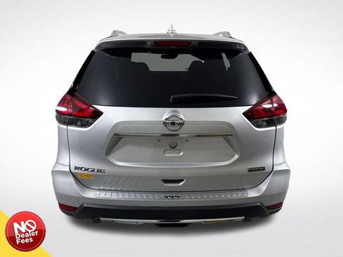 Used 2019 Nissan Rogue S w/ Special Edition Package FWD image 5