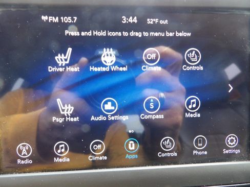 Used 2019 Chrysler Pacifica Touring-L FWD image 19