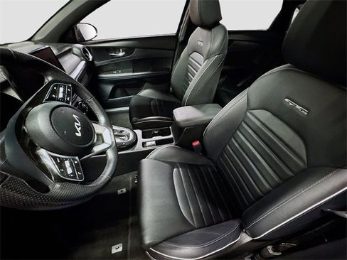 Used 2023 Kia Forte GT-Line w/ GT-Line Premium Package image 15