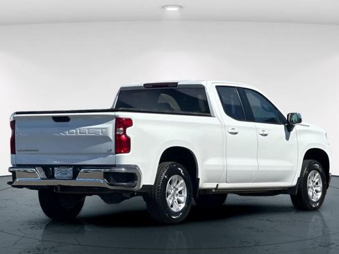Used 2021 Chevrolet Silverado 1500 LT w/ Bed Protection Package image 2