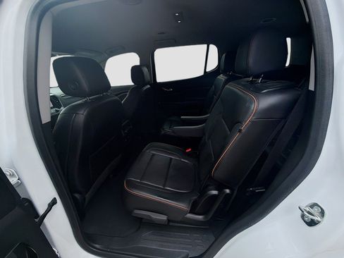 Used 2023 GMC Acadia AT4 image 24