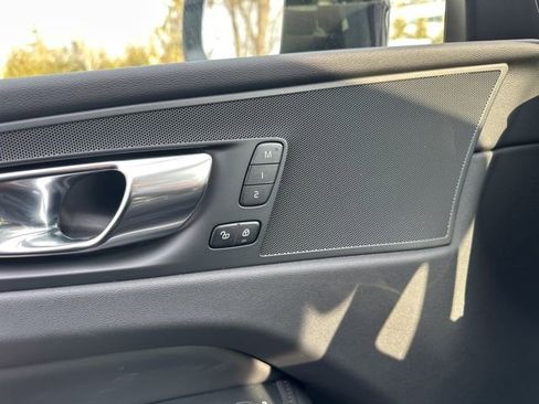 Certified 2025 Volvo XC60 B5 Plus image 32