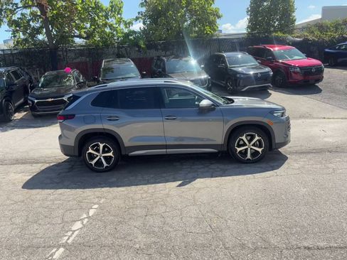 Used 2026 Volkswagen Tiguan SE AWD/4WD image 15