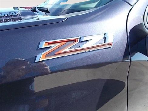 New 2024 Chevrolet Silverado 1500 LT w/ Z71 Off-Road Package image 13