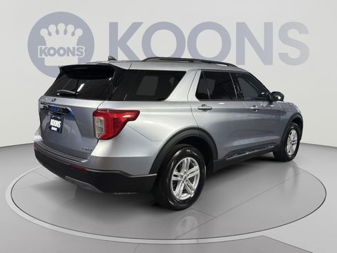 Used 2024 Ford Explorer XLT w/ Equipment Group 202A AWD/4WD image 7
