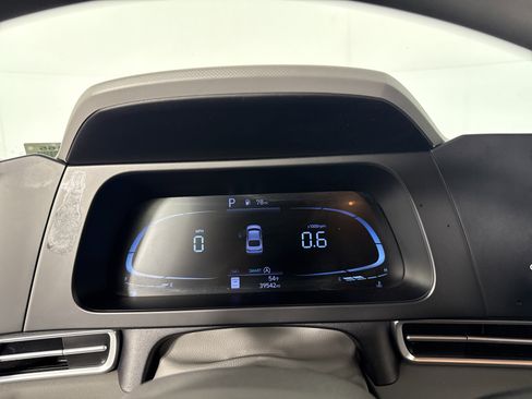 Used 2024 Hyundai Elantra SE image 24