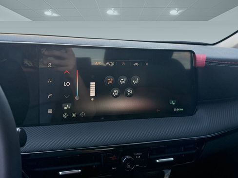 New 2026 Nissan Kicks SR w/ Cold Weather Package image 26