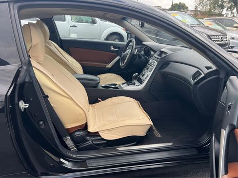 Used 2010 Hyundai Genesis 3.8 image 24