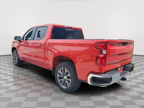 Used 2025 Chevrolet Silverado 1500 LT w/ Convenience Package II image 4
