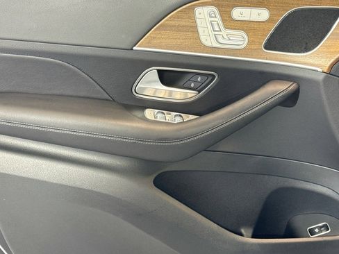 Certified 2025 Mercedes-Benz GLE 350 4MATIC w/ Winter Package image 17