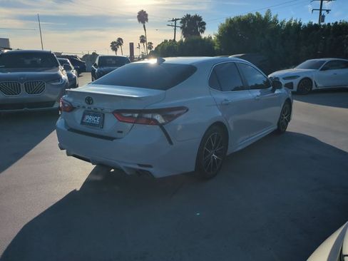 Used 2022 Toyota Camry SE w/ Carpet Mat Package (TMS) FWD image 5