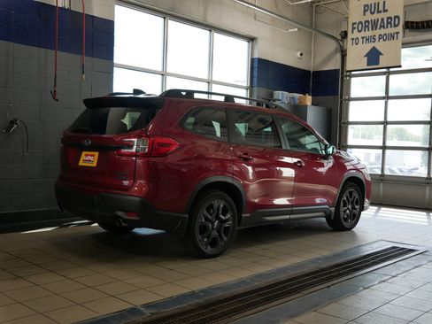 Used 2023 Subaru Ascent Onyx Edition AWD/4WD image 3