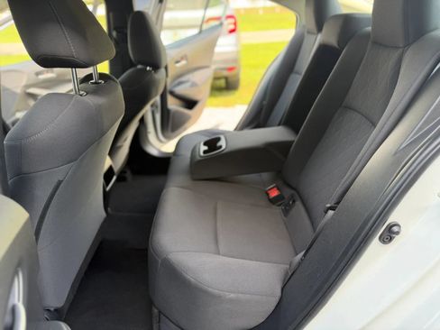 Used 2020 Toyota Corolla LE FWD image 11