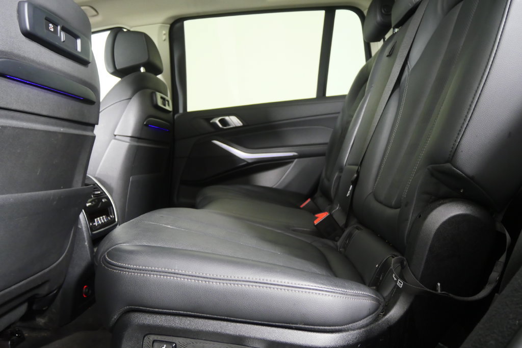 Used 2022 BMW X7 xDrive40i w/ Premium Package AWD/4WD image 15