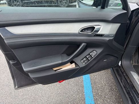 Used 2015 Porsche Panamera 4 image 31