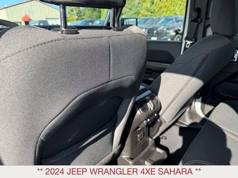 Used 2024 Jeep Wrangler Unlimited Sahara image 13