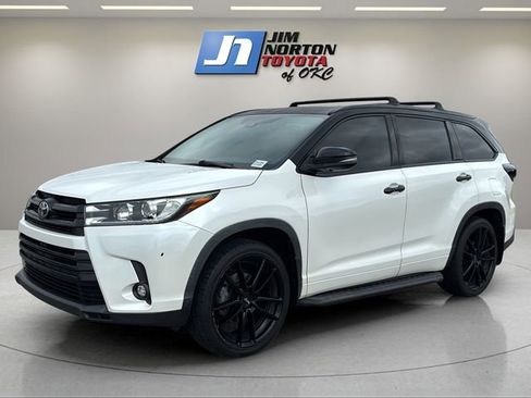 Used 2019 Toyota Highlander Limited FWD image 1