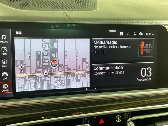 Used 2020 BMW X7 M50i w/ Dynamic Handling Package AWD/4WD image 10