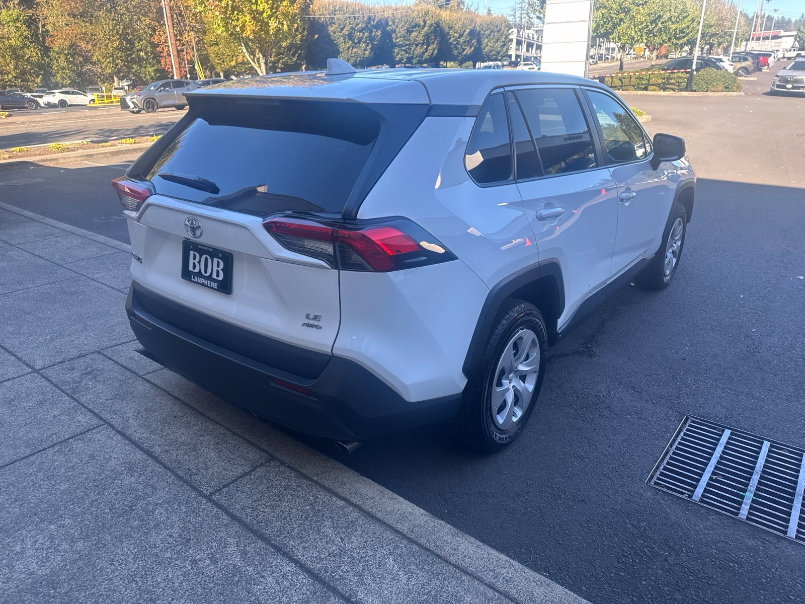 Used 2025 Toyota RAV4 LE AWD/4WD image 5