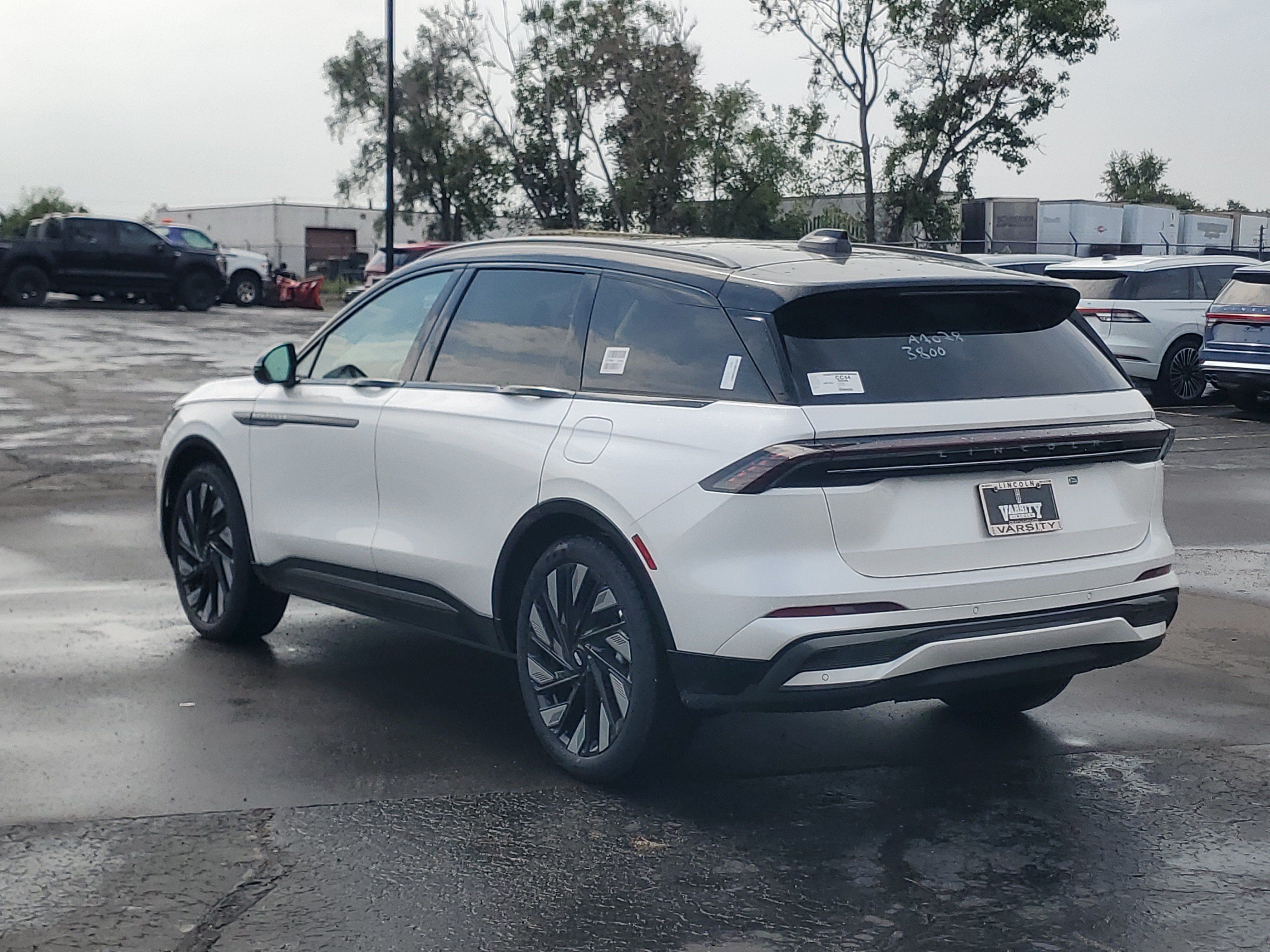New 2026 Lincoln Nautilus Reserve AWD/4WD image 3