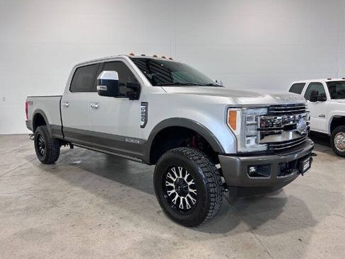 Used 2017 Ford F250 Lariat w/ Lariat Ultimate Package AWD/4WD image 4