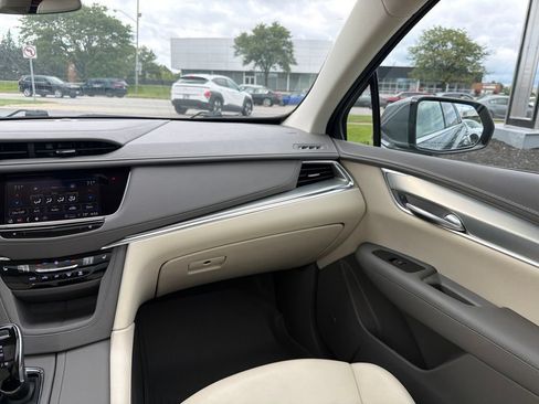 Certified 2022 Cadillac XT5 Premium Luxury w/ LPO, Floor Liner Package AWD/4WD image 14
