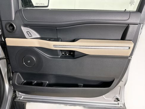 Used 2024 Ford Expedition Max Limited image 35