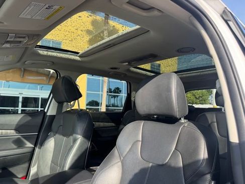 Certified 2023 Kia Telluride SX image 20