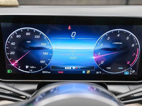 Used 2024 Mercedes-Benz GLC 300 4MATIC image 29