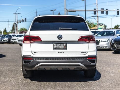 Used 2022 Volkswagen Taos SEL w/ Panoramic Sunroof Package AWD/4WD image 8