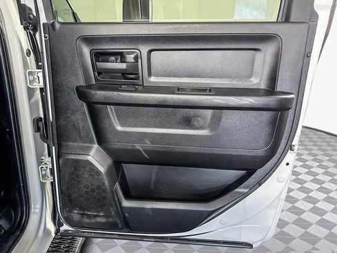 Used 2022 RAM 2500 Tradesman w/ Chrome Appearance Group image 28