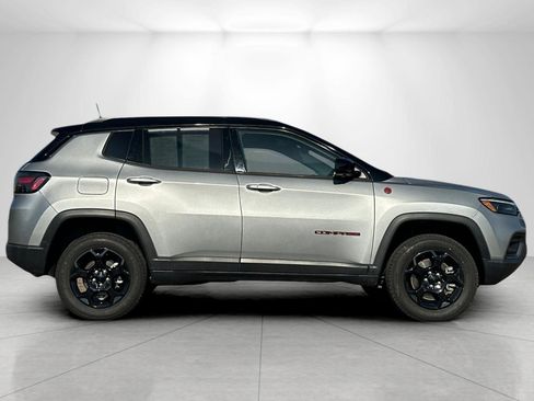 Used 2023 Jeep Compass Trailhawk w/ Trailhawk Elite Group image 2