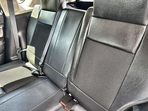 Used 2014 Jeep Compass Latitude FWD image 18