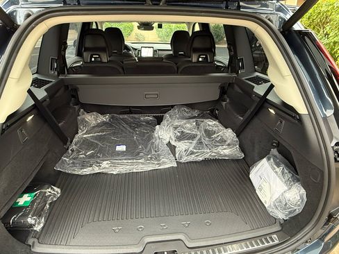 Used 2025 Volvo XC90 T8 Plus w/ Protection Package Premier image 15