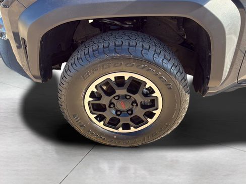 Used 2024 Toyota Tacoma TRD Off-Road AWD/4WD image 9