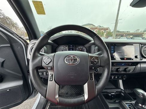Used 2019 Toyota Tacoma TRD Sport image 12