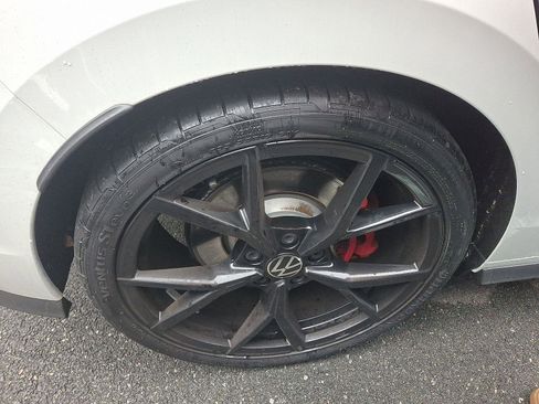 Used 2024 Volkswagen GTI SE image 13