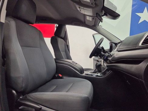 Used 2019 Toyota Highlander LE image 59