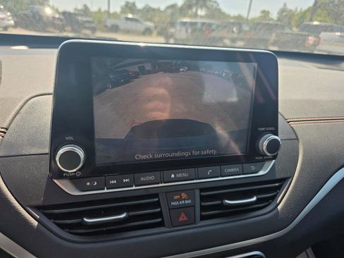 Used 2021 Nissan Altima 2.5 SR image 15