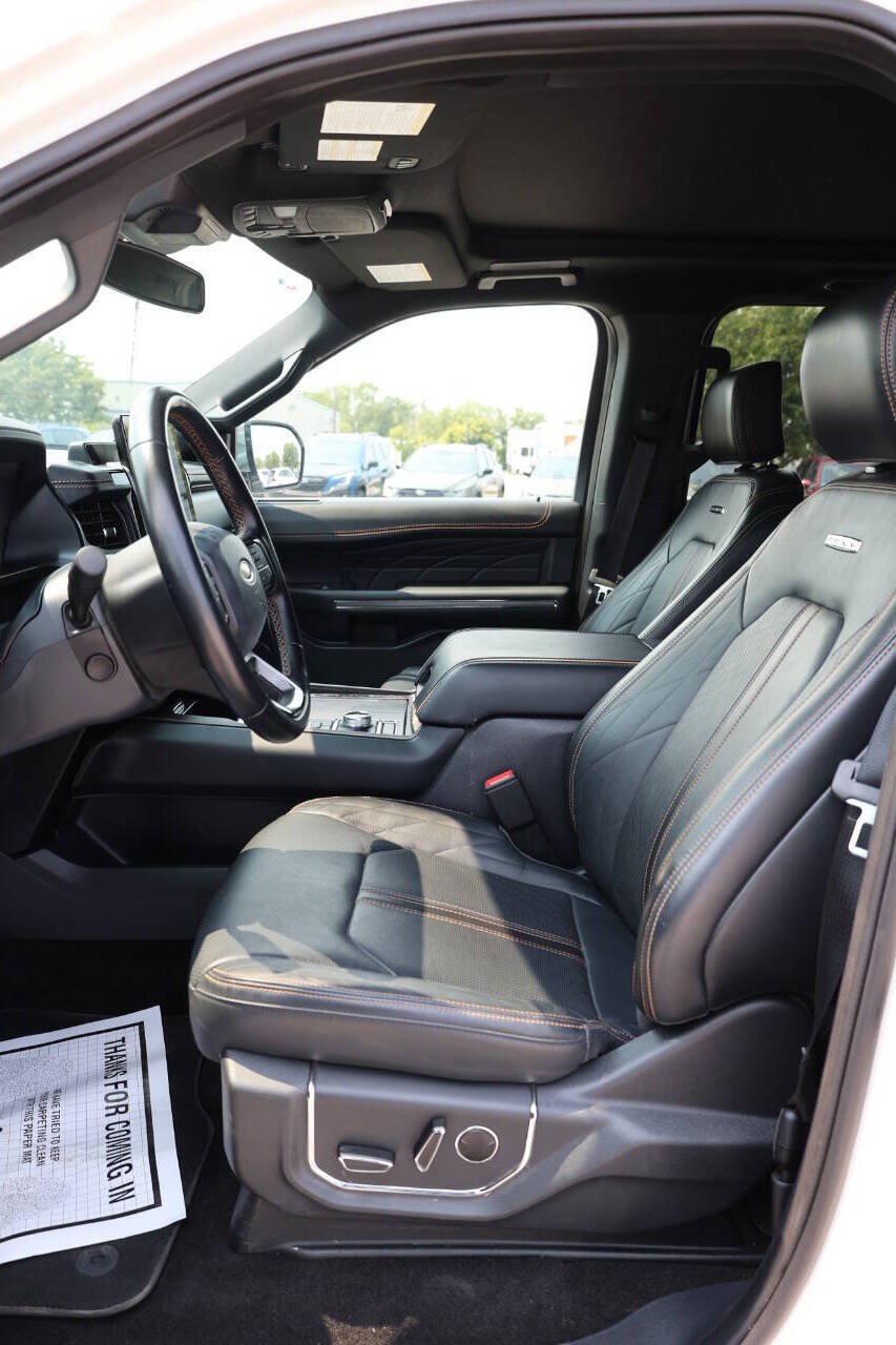 Used 2023 Ford Expedition Platinum AWD/4WD image 13