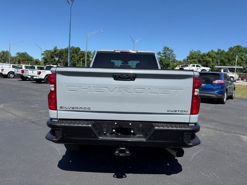 Used 2025 Chevrolet Silverado 2500 Custom w/ Custom Value Package AWD/4WD image 6