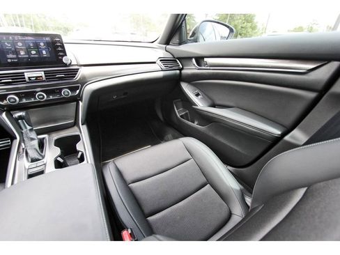 Used 2022 Honda Accord Sport image 12