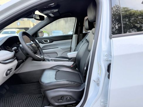 Used 2023 Jeep Compass Latitude w/ Convenience Group AWD/4WD image 15