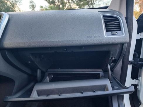 Used 2017 Volvo XC60 T6 Dynamic w/ Climate Package image 38