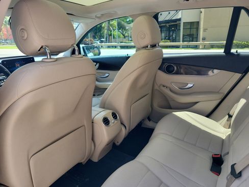 Used 2020 Mercedes-Benz GLC 300 w/ Premium Package image 15