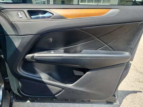 Used 2018 Lincoln MKC Reserve w/ Lincoln MKC Climate Package AWD/4WD image 34