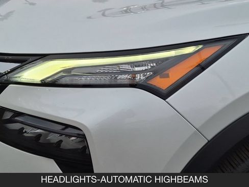 Certified 2026 Nissan Rogue SV FWD image 9