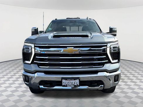 Used 2024 Chevrolet Silverado 2500 LTZ w/ LTZ Plus Package AWD/4WD image 2