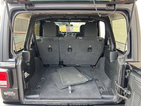 Used 2021 Jeep Wrangler Unlimited Sport image 24