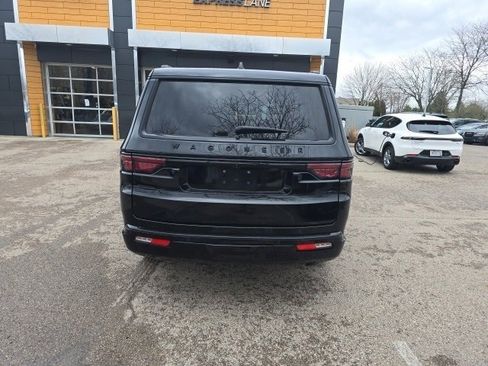 Used 2024 Jeep Wagoneer Series II image 9